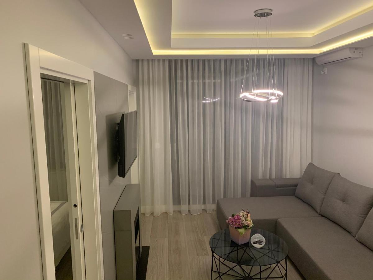 Pupin Palace Apartments โนวีซาด ภายนอก รูปภาพ
